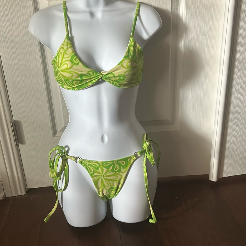 Blackbough bikini with sorong small excellent condition